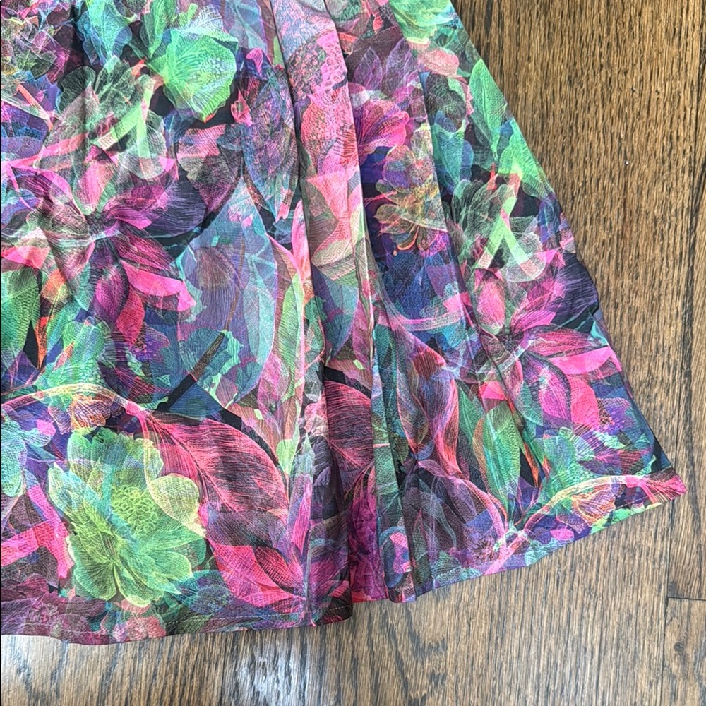 lululemon athletica Multicolor Floral Pleated Skort with Black Waistband - Picture 2 of 8